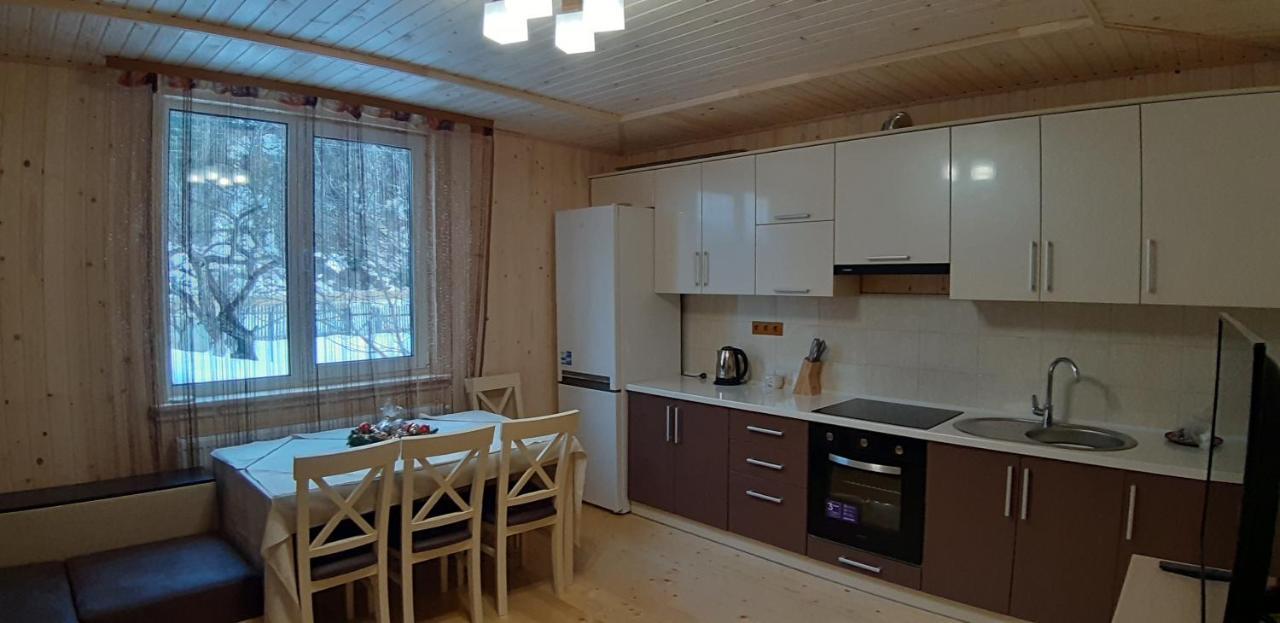 Котедж Під Горою Tatariw Exterior foto
